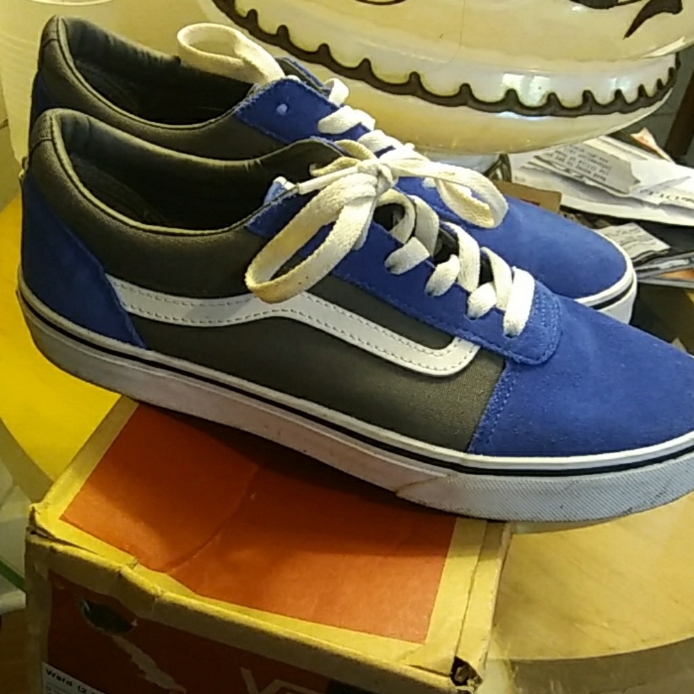 vans - Picture 2 of 4